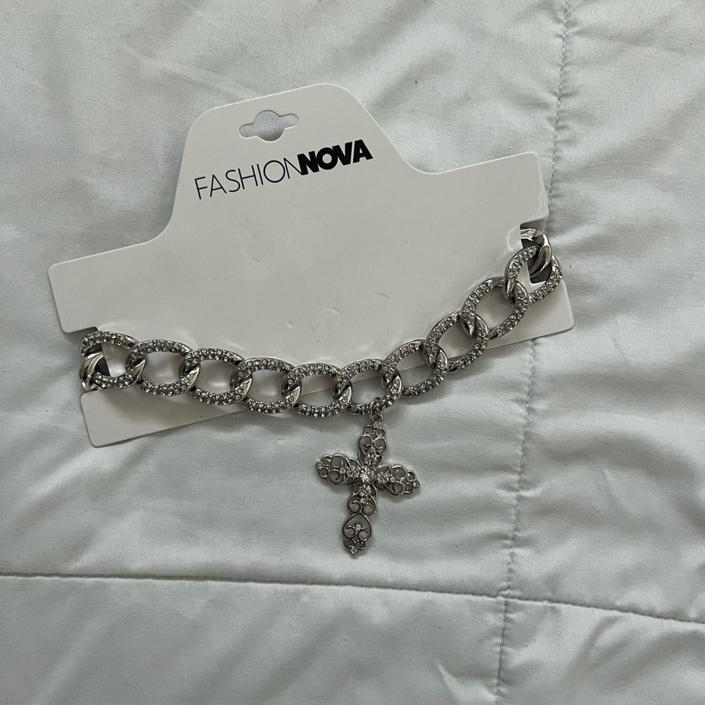 Fashion Nova Silver Necklace with Cross Pendant